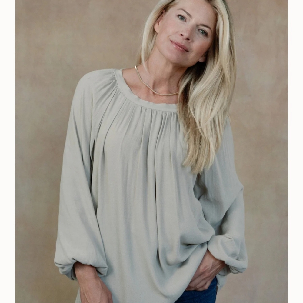 NWT COBBLESTONE LIVING JILLIAN OVERSIZED PULLOVER BLOUSE SIZE U - UNIVERSAL